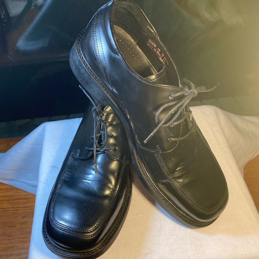 Men's Bostonian Shoes Sz 9.5 Black Leather Square